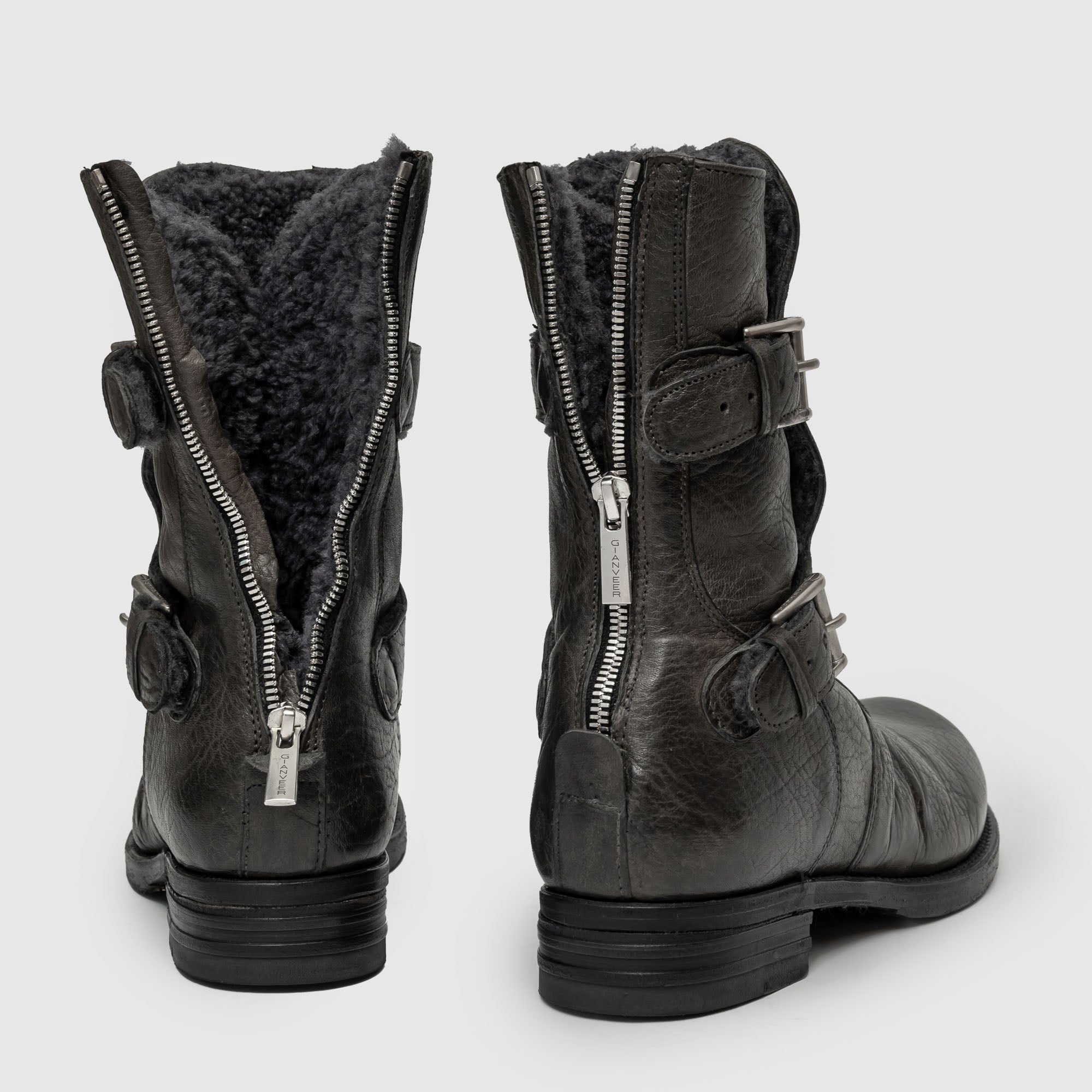 BCBZ 02 W Grey Leather Boot