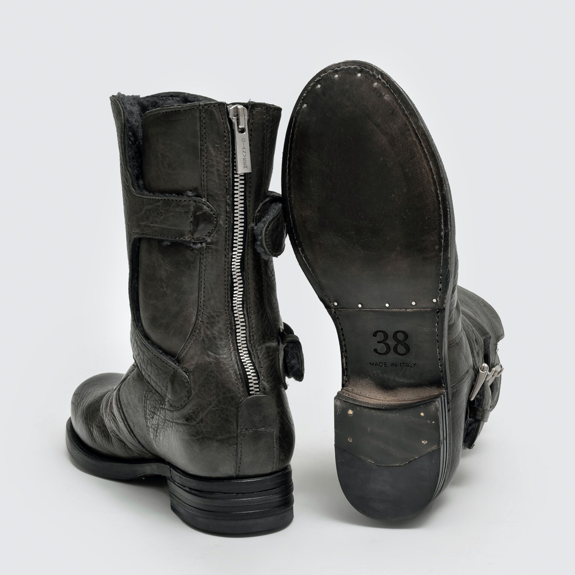 BCBZ 02 W Grey Leather Boot