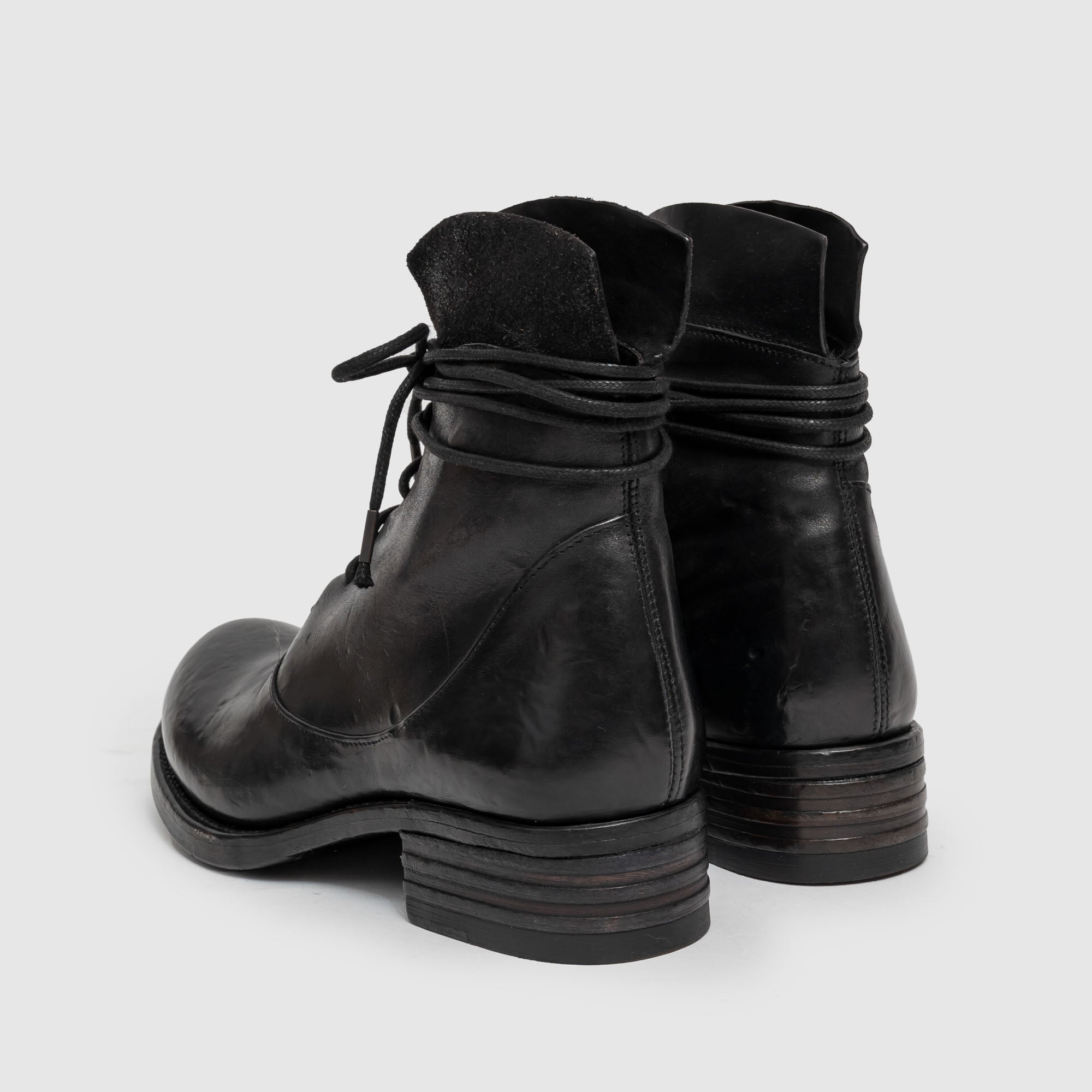 BCLV 04 W Black Leather Boot