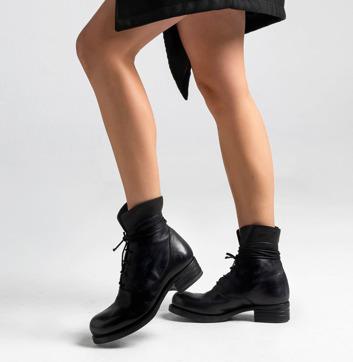 BCLV 04 W Black Leather Boot