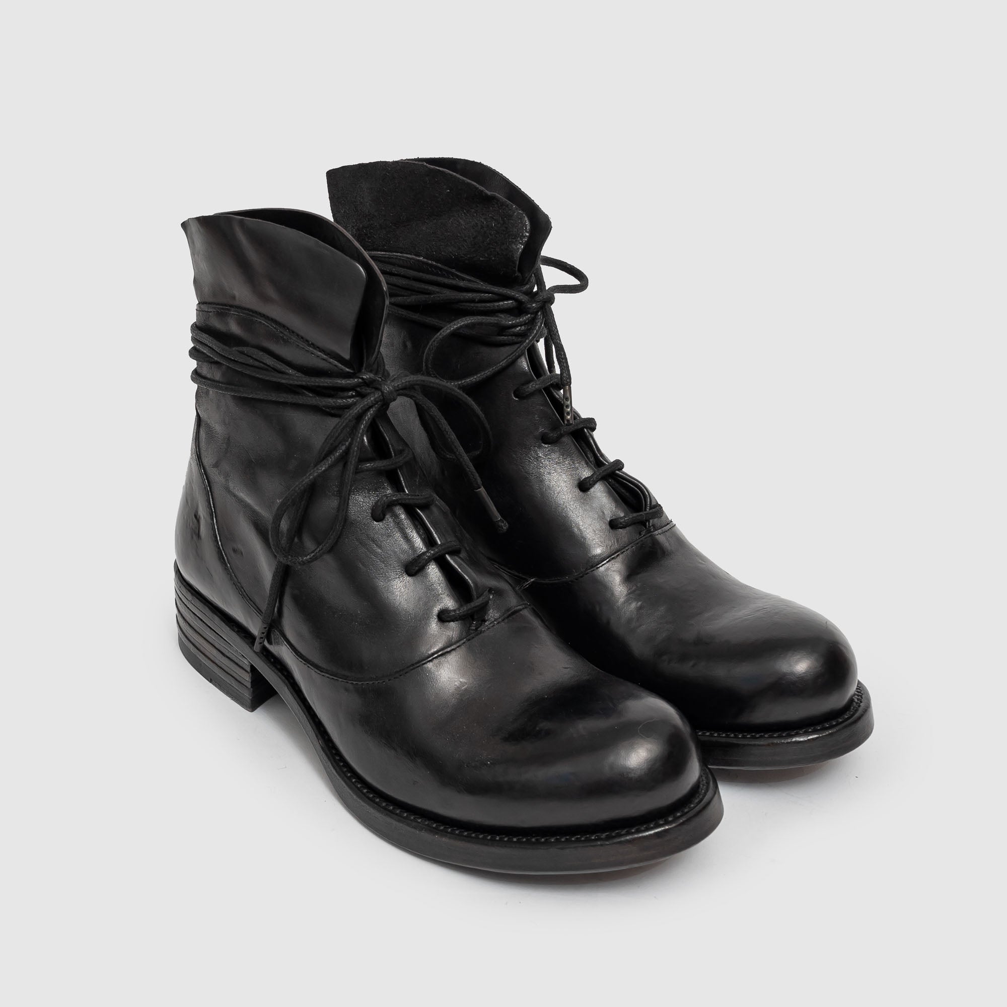 BCLV 04 W Black Leather Boot