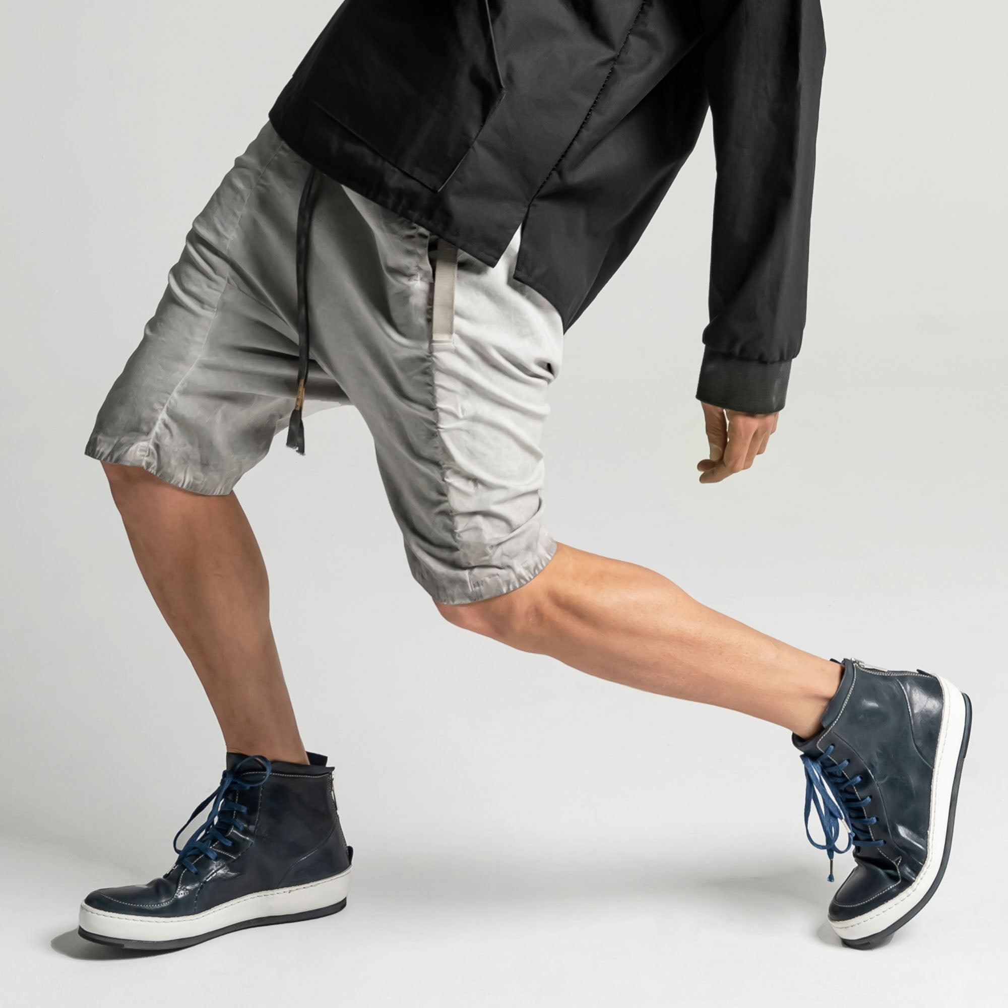 SHM 02 M Indigo Leather Sneaker