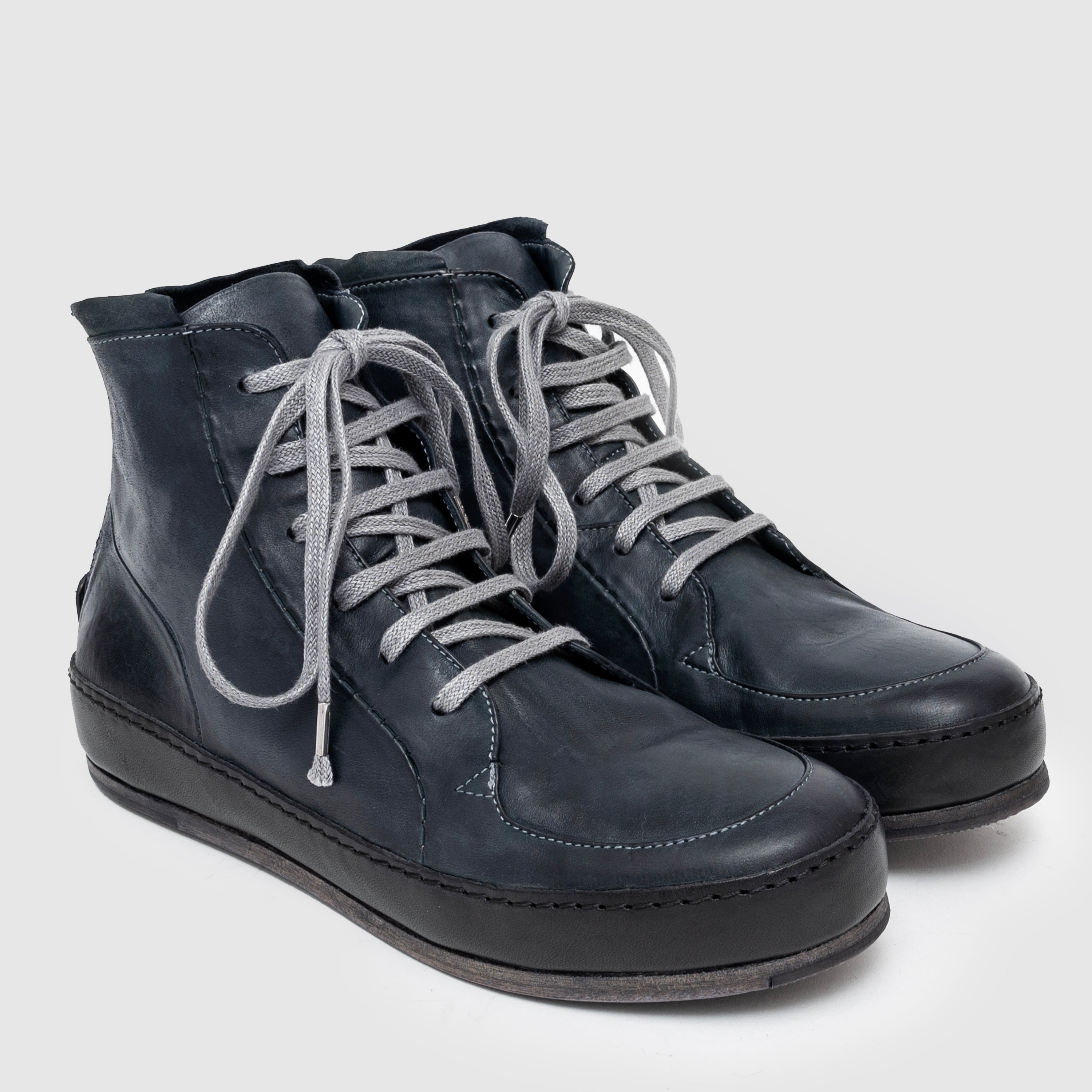 SHM 02 M Blue Leather Sneaker