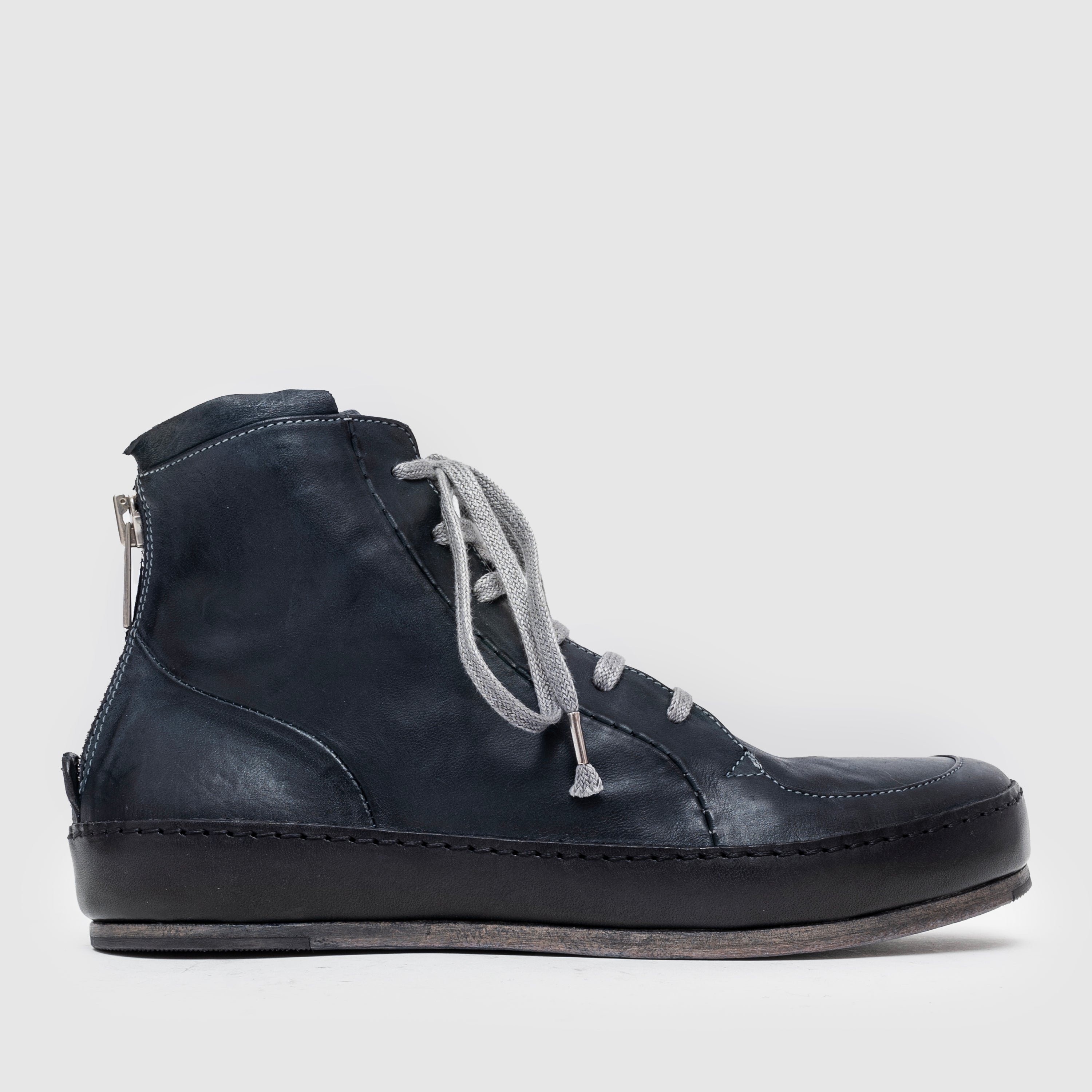 SHM 02 M Blue Leather Sneaker