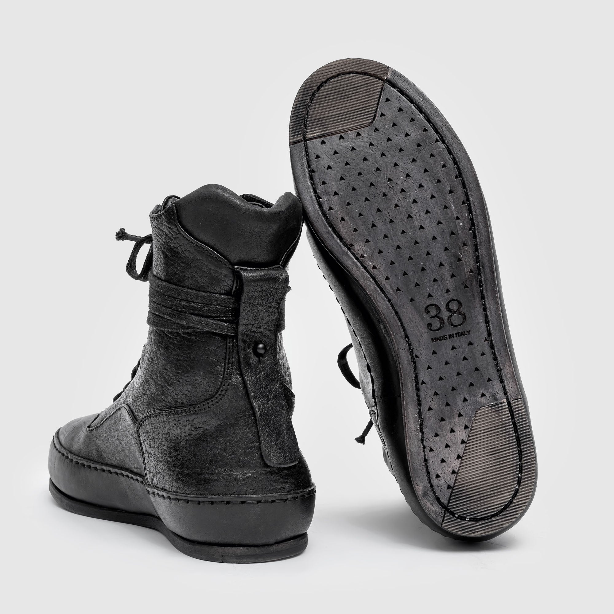 SHH 04 W Black Leather Sneaker