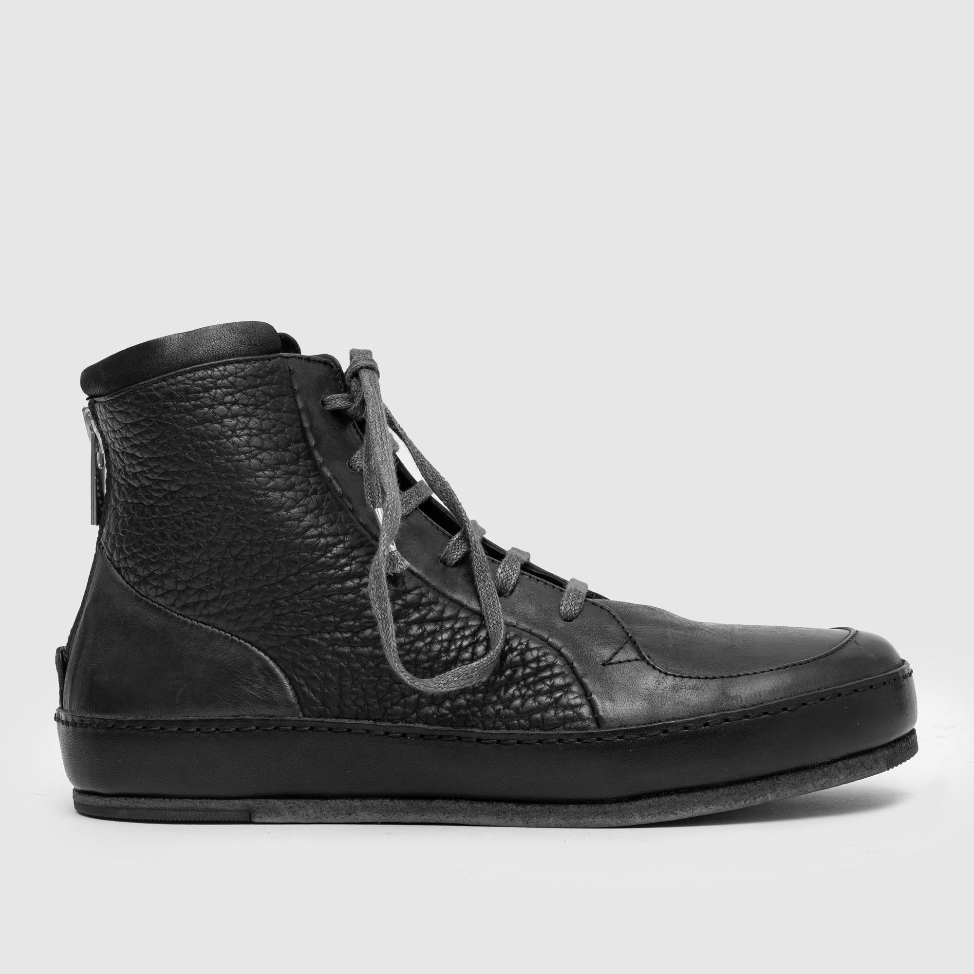 SHM 02 M Black Leather Sneaker