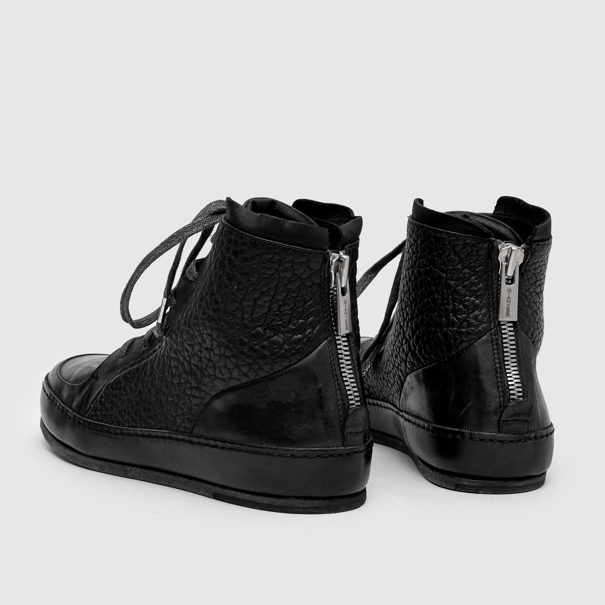 SHM 02 M Black Leather Sneaker