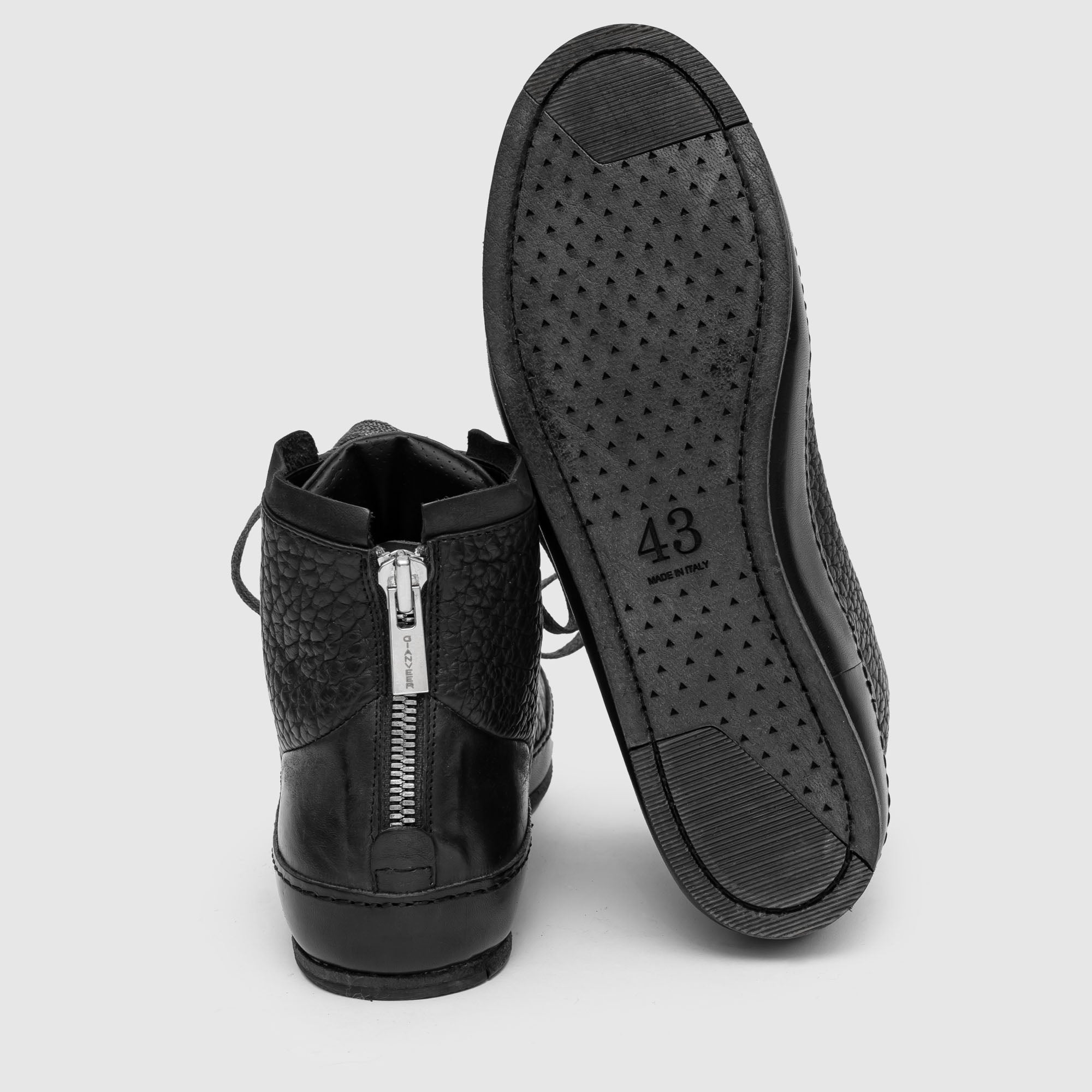 SHM 02 M Black Leather Sneaker