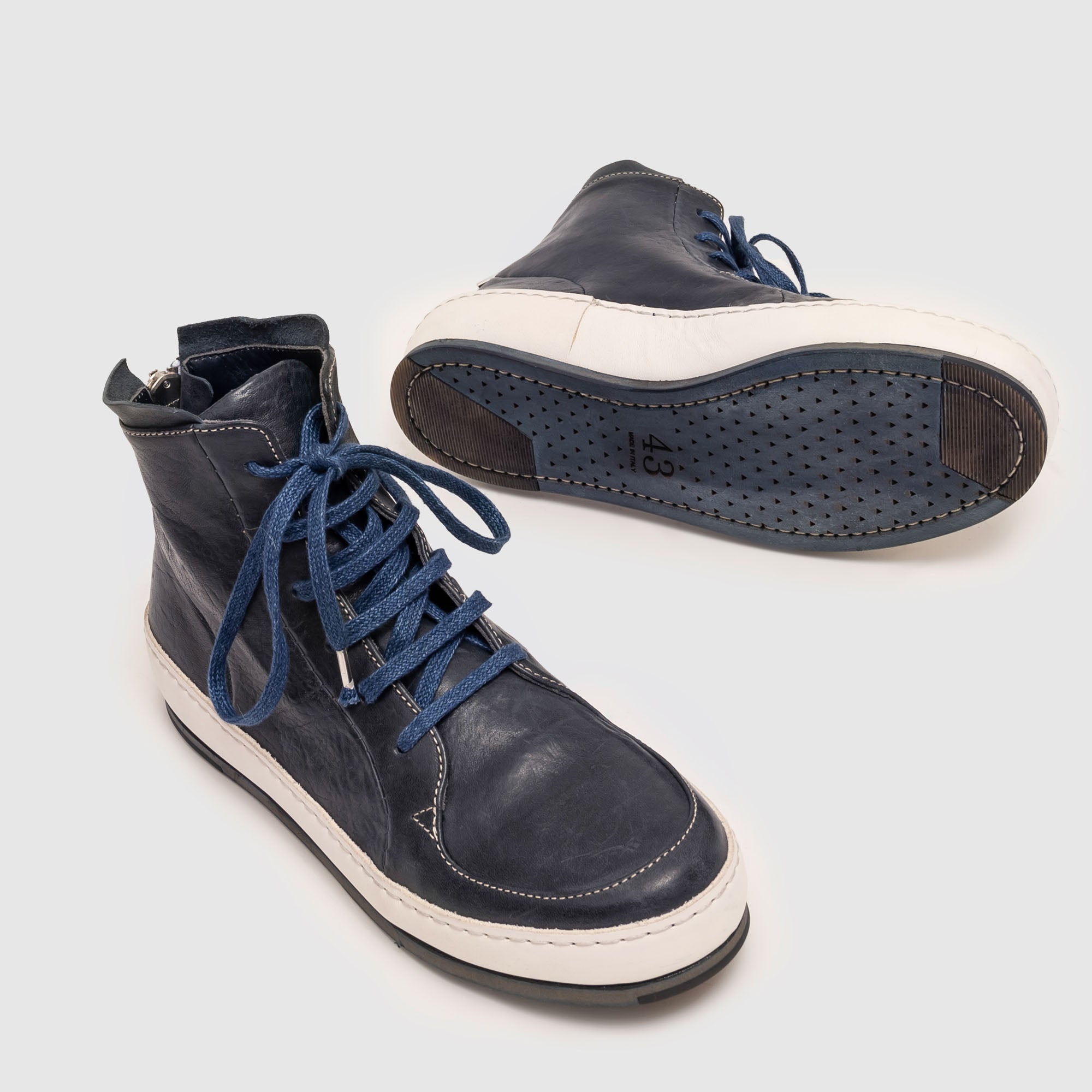 SHM 02 M Indigo Leather Sneaker