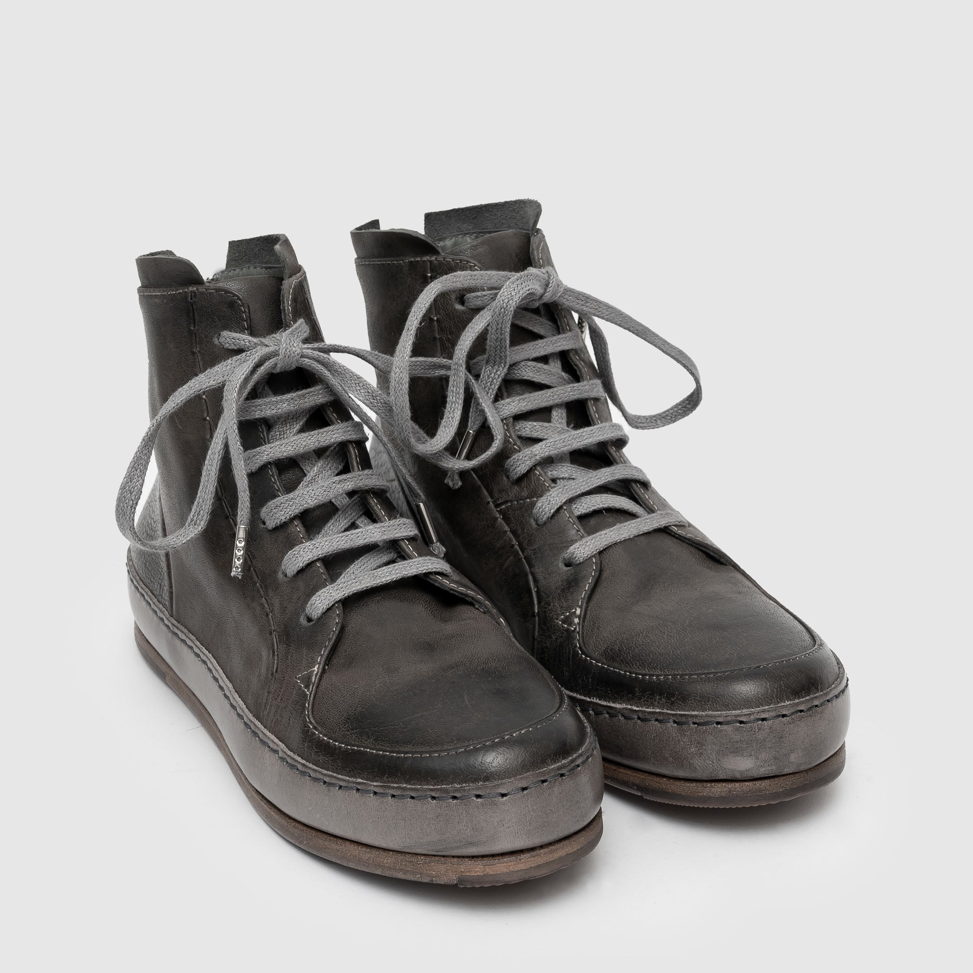 SHM 02 W Grey Leather Sneaker