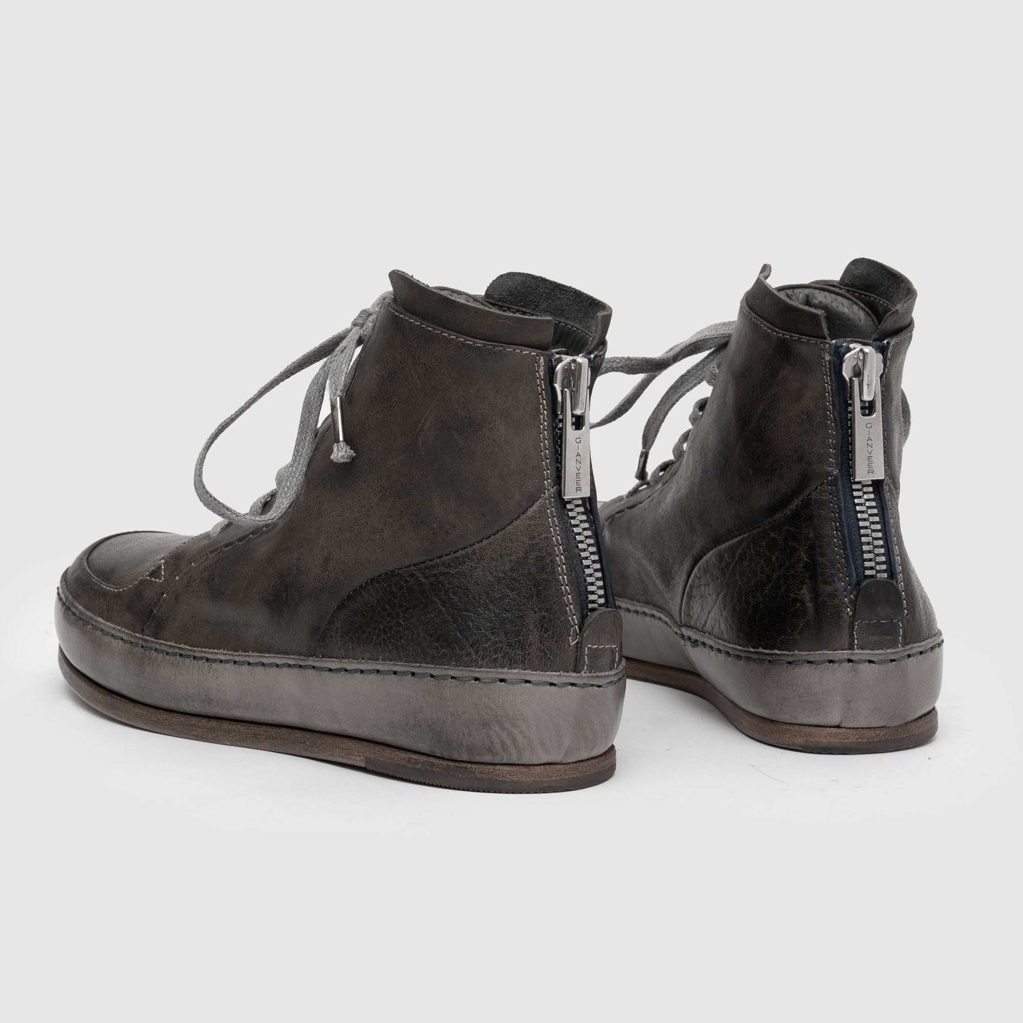 SHM 02 W Grey Leather Sneaker