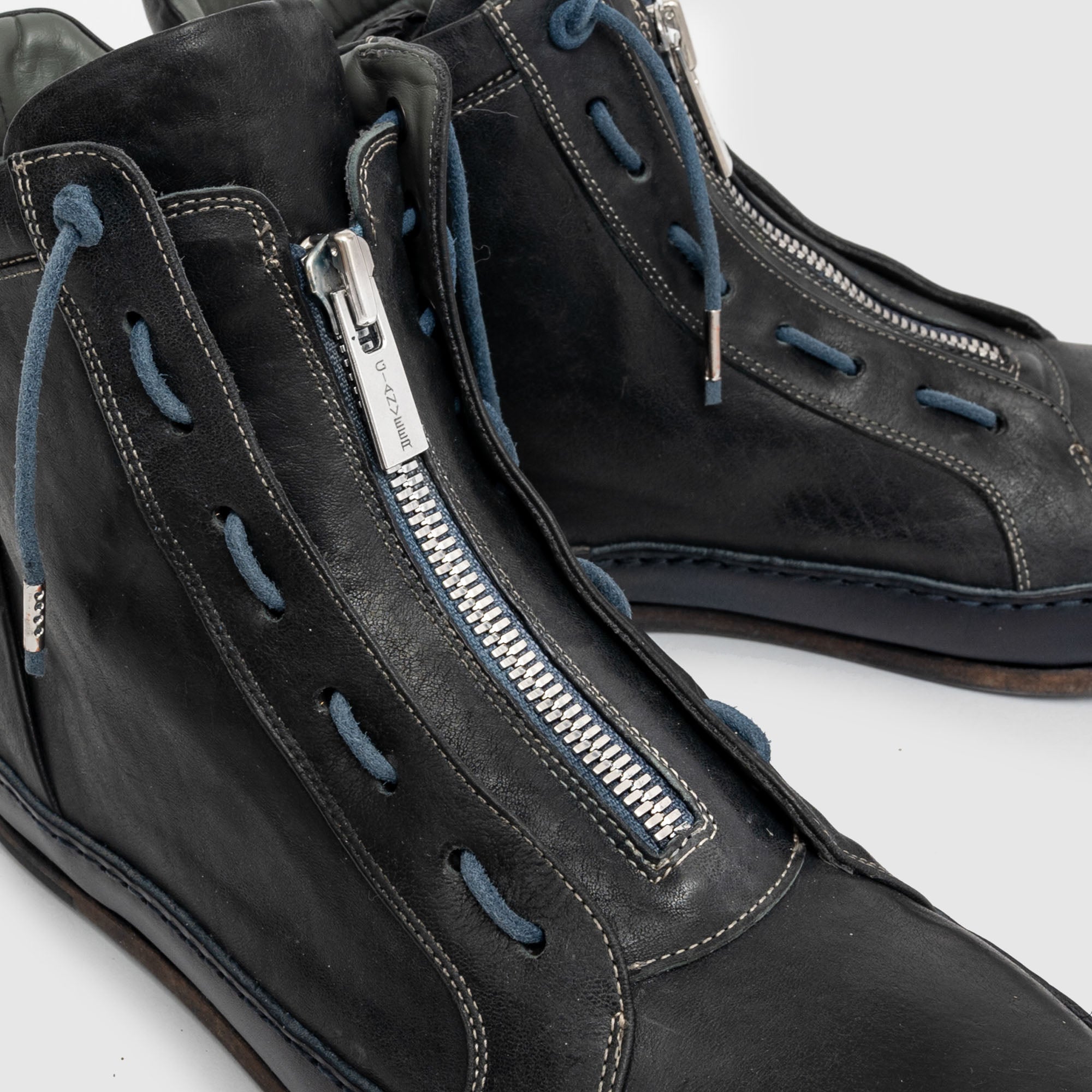 SHZ 03 M Charcoal Leather Sneaker