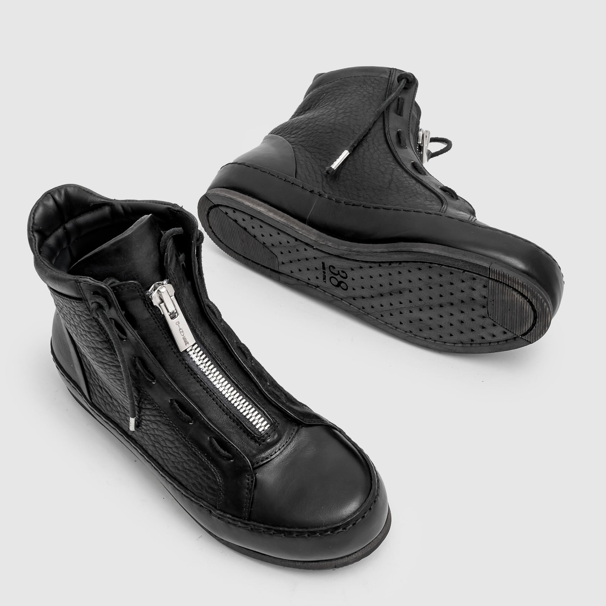 SHZ 03 W Black Leather Sneaker